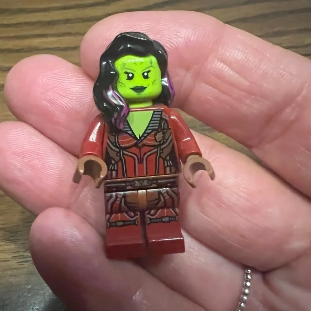 LEGO Marvel Guardians of the Galaxy Gamora Minifigure